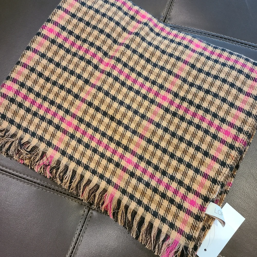 Scarf - Picture 1 of 4